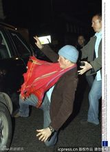 组图：哈里王子遇裸照风波 回顾坏小子成长史