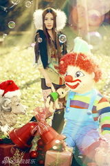 高清组图：王澜霏化身粉红精灵 圣诞大片曝光