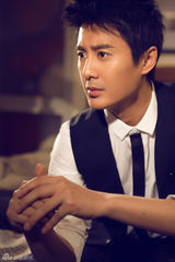 组图：张天其绅士气质演绎怀旧复古