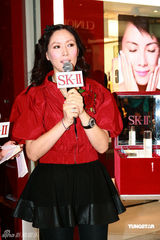 幻灯图：琦琦优雅代言 大赞布兰切特“完美巨星”