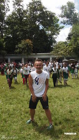 组图：梁祖尧探访孟加拉国 为失明儿童送温暖