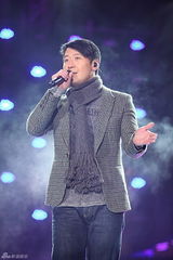 高清图：东方卫视跨年火热上演 郭富城展舞王风范