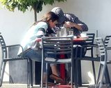 组图：库切与未婚妻秀恩爱 米拉小腹隆起显孕相