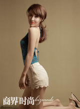 组图：贾青拍摄杂志写真 百变性感妩媚动人