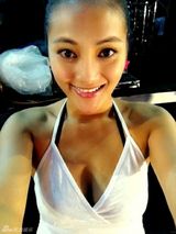 组图：好声音台妹性感私照流出 紧身装丰满酥胸