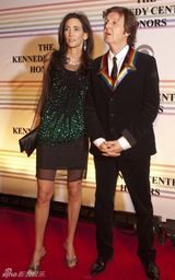 高清图：奥普拉和麦卡特尼等获奖 奥巴马亲自颁奖