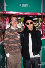 组图：张敬轩手指发黑 阿娇曝阿Sa为省钱吃出胃病