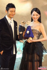 组图：黄晓明拒春晚邀约 吕佳容爆乳陈乔恩偷瞄