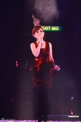 组图：梁静茹演唱会落幕 与表哥同台合唱