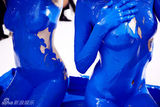 组图：金发超模人体彩绘写真化身性感蓝精灵