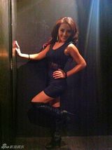 组图：好声音台妹性感私照流出 紧身装丰满酥胸