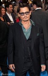 高清：《加勒比海盗4》英国首映 德普克鲁斯黑白配