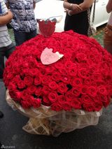 组图：我为歌狂总决赛 田震获999朵玫瑰表白