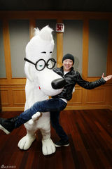 组图：《眼镜狗》黄渤变萌狗 贾玲独特方言搞笑