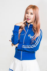 独家高清图：蜡笔团Crayon Pop对话新浪娱乐