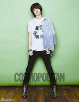 组图：f(x)KrystalAmber携EXO-K拍写真支持环保