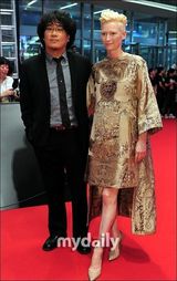 组图：李秉宪金秀贤等出席《雪国列车》首映