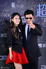 组图：《超验骇客》首映红毯 德普亮相影迷尖叫