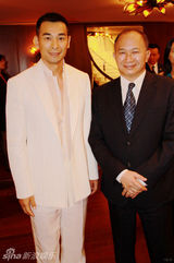 高清图：赵文卓亮相上影节 现场获吴宇森拥抱