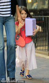 组图：汤姆克鲁斯拍《一击》 凯蒂带小苏瑞探班