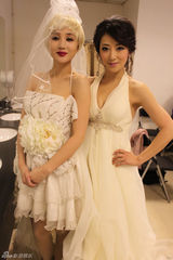 幻灯图：陈紫函领取时尚大奖 24小时连飞四地当飞人