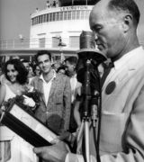 组图：《战国佳人》花絮 泰勒与好友克里夫特亲密