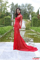 组图：周汶锜法国古城大婚 妹妹周丽淇相伴