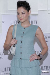 组图：容祖儿周汶琦白衣斗艳 辣妈徐淑敏爆乳抢镜