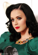 组图：凯蒂-佩里美艳写真 爆乳歌姬猫眼迷人