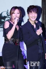 组图：韩团Clazziquai推第五张专辑《Blessed》