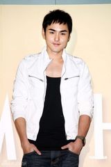 幻灯：阮经天设计牛仔裤 传新戏裸露多拒绝关锦鹏