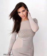 组图：卡戴珊携妹妹登杂志秀性感