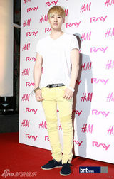 组图：SJ少女时代等明星出席某服饰品牌活动