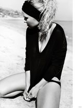 组图：波霸帕米拉-安德森湿身凸点诱惑大片