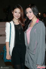 组图：倪晨曦教走猫步 亚姐佳丽奇招突围