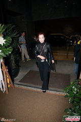 组图：歌唱老师许佩设灵 郑少秋徐小凤致祭