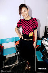 幻灯图集：麦浚龙出席派对 忘拉裤链险出丑