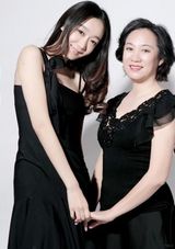 组图：网曝55岁申军谊23岁靓女儿近照 猫女造型可爱