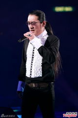 组图：甄妮等红馆开唱 潘美辰唱情歌疑示爱