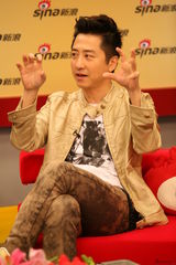 高清组图：庾澄庆做客畅聊新专辑《到死都要18岁》