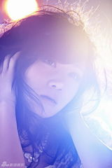 组图：黄馨可卖萌写真曝光 乱发彰显颓废气质