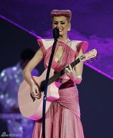 高清：众星献艺2011AMA颁奖礼 斯威夫特捧大奖