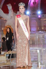 组图：2012港姐冠亚季军后台合影