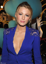 高清组图：布莱克-弗莱利蓝色西服套装亮相纽约