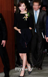 组图：韩孝珠黄正民共同出任韩国税厅宣传大使