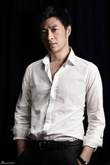 高清组图：刘汉强时尚大片 彰显儒雅时尚气质