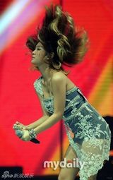 组图：Sistar与Dal★shabet热舞风骚秀美腿