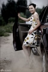 郝蕾工装照片曝光 立志成为艺术家(组图)