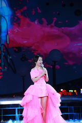 组图：众星齐聚湖南卫视跨年 有温情有意外