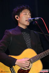 组图：《爱的生存之道》演唱会韦礼安压轴